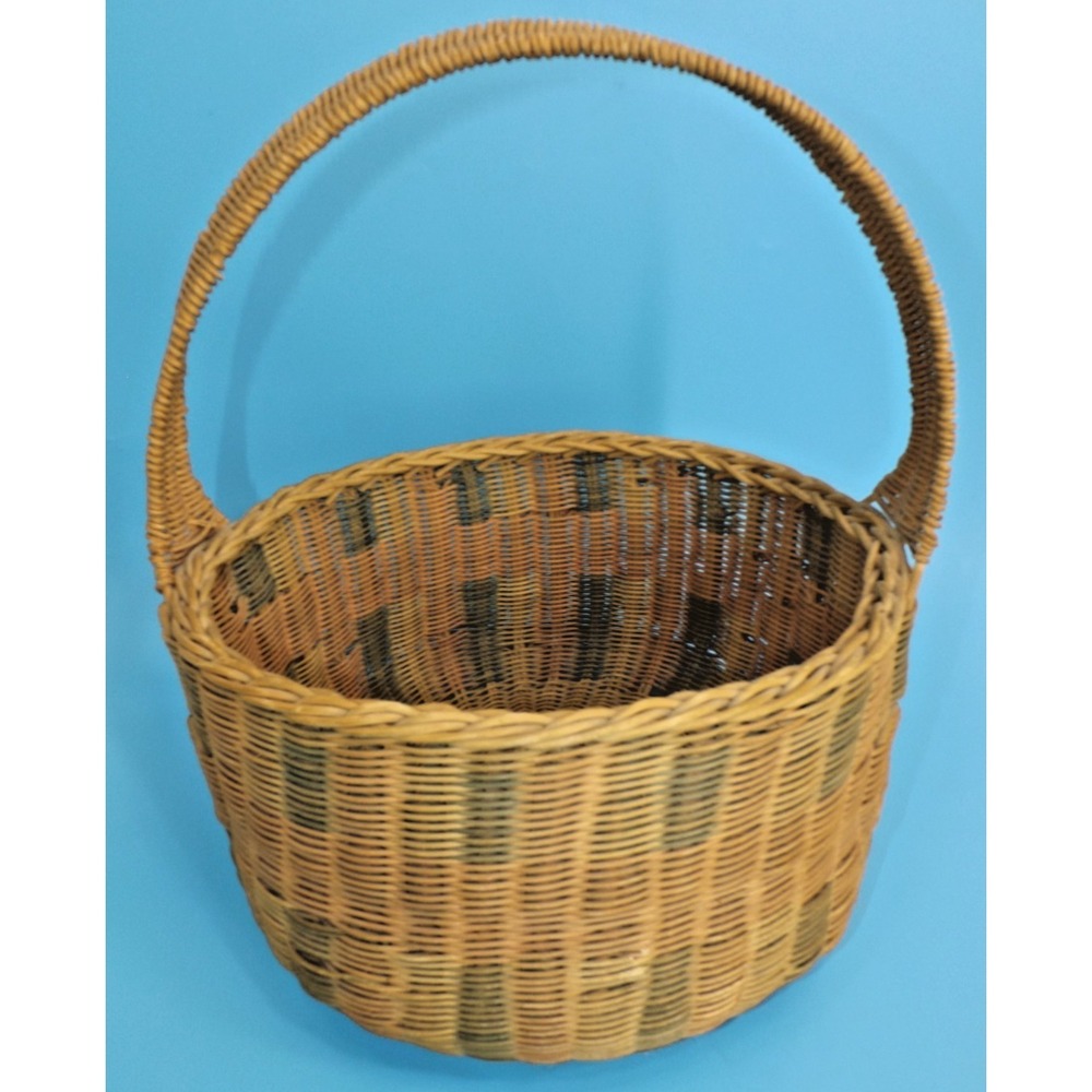 Vintage Woven Wicker Basket - 12 x 10 x 8" deep - Dyed reed pattern